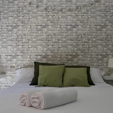 En Centro Con Vistas A La Plaza Alameda De Hercules - Hasta 6 Personas